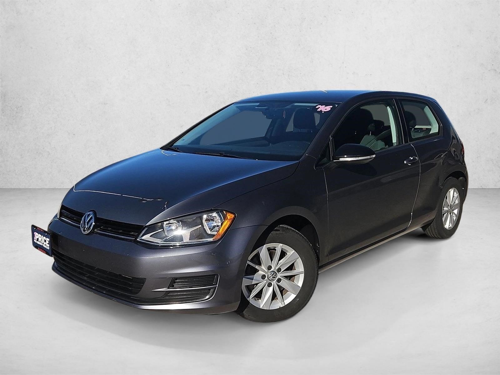 2016 Volkswagen Golf TSI S's photo