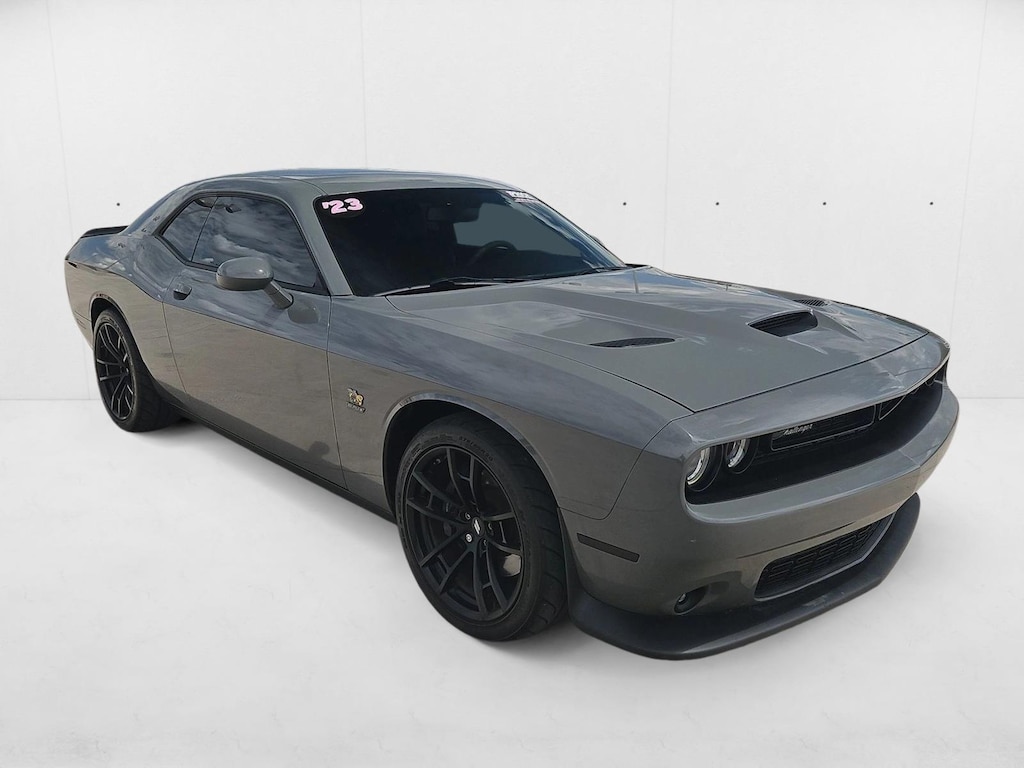 2023 Dodge Challenger R/T Scat Pack photo 3