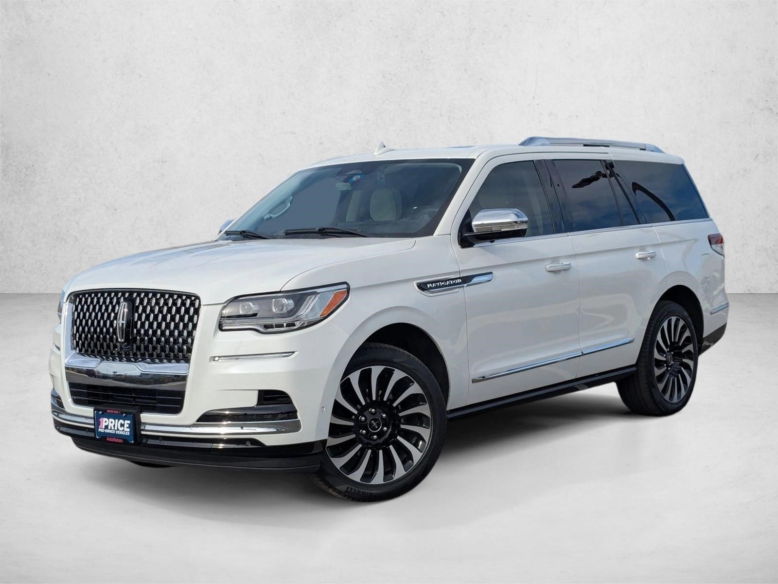 2022 Lincoln Navigator Black Label's photo