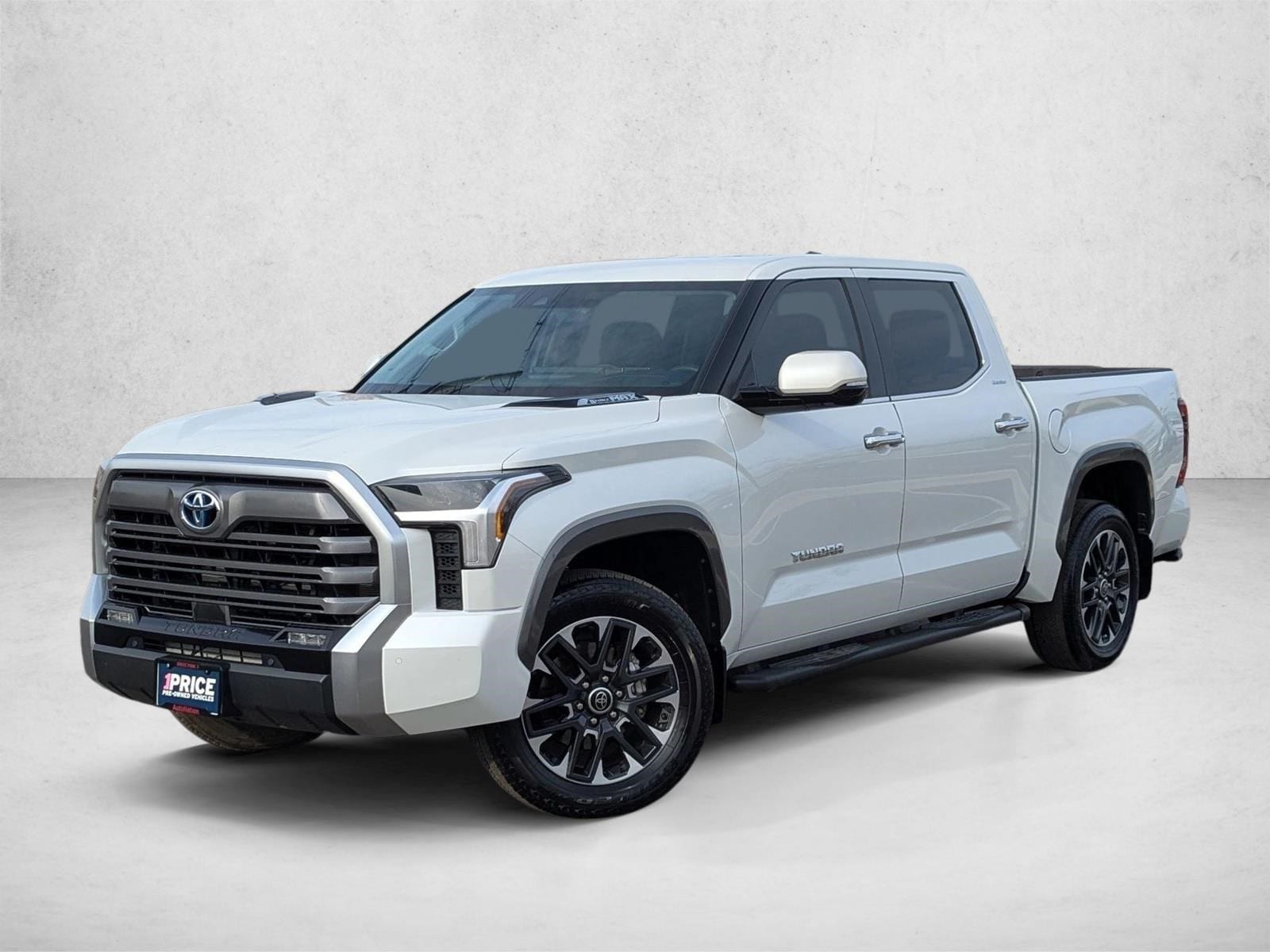 2024 Toyota Tundra Limited's photo