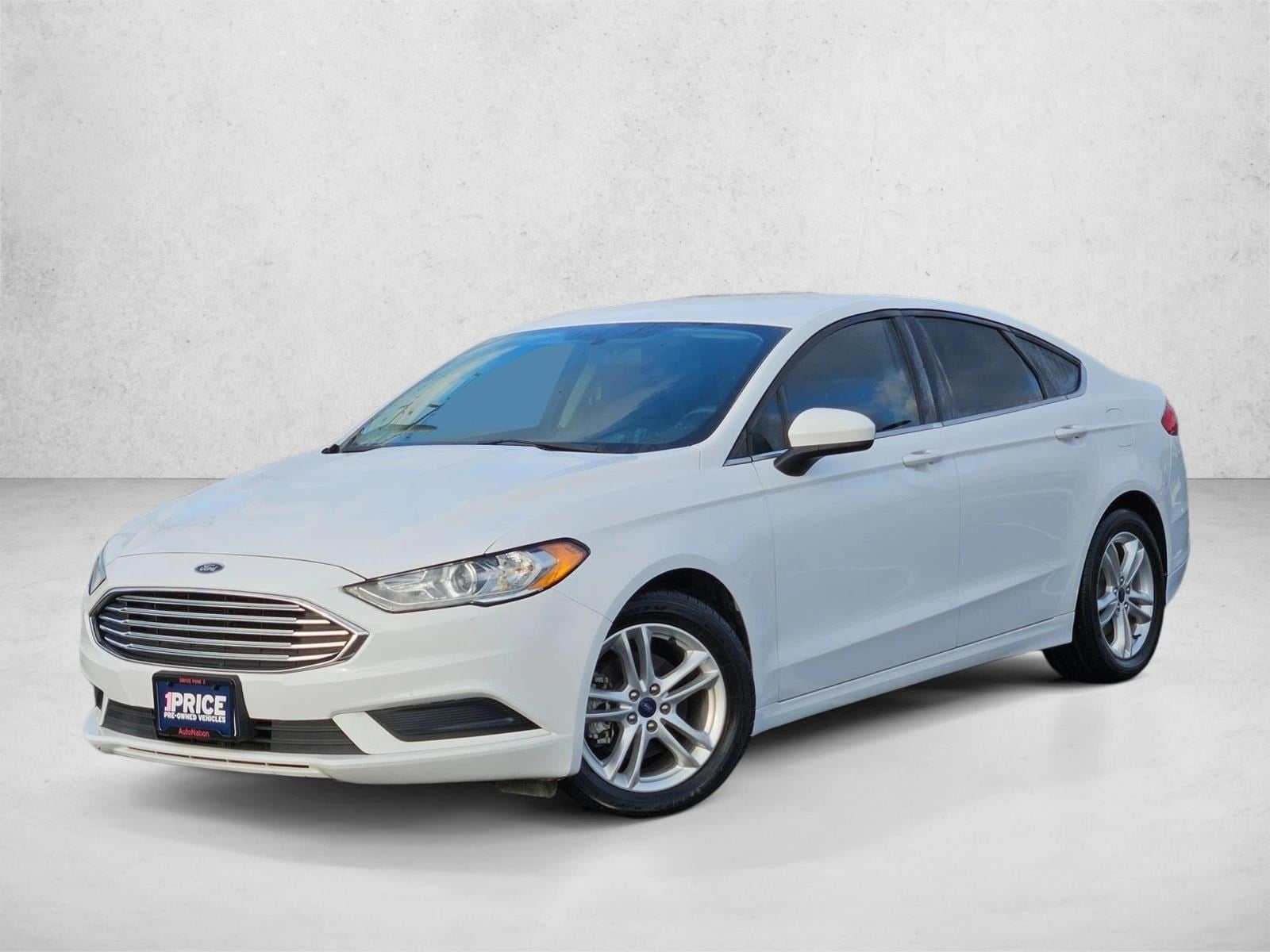2018 Ford Fusion SE's photo