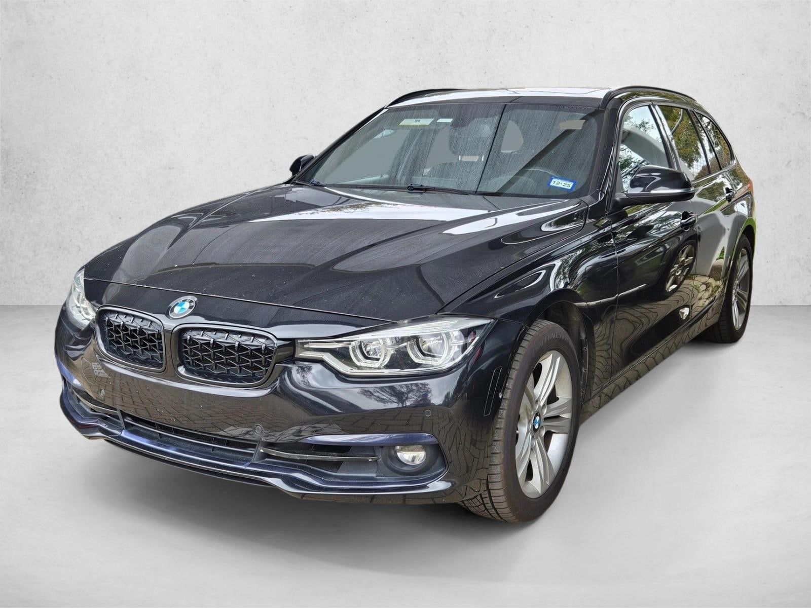 2017 BMW 3 Series 330i's photo