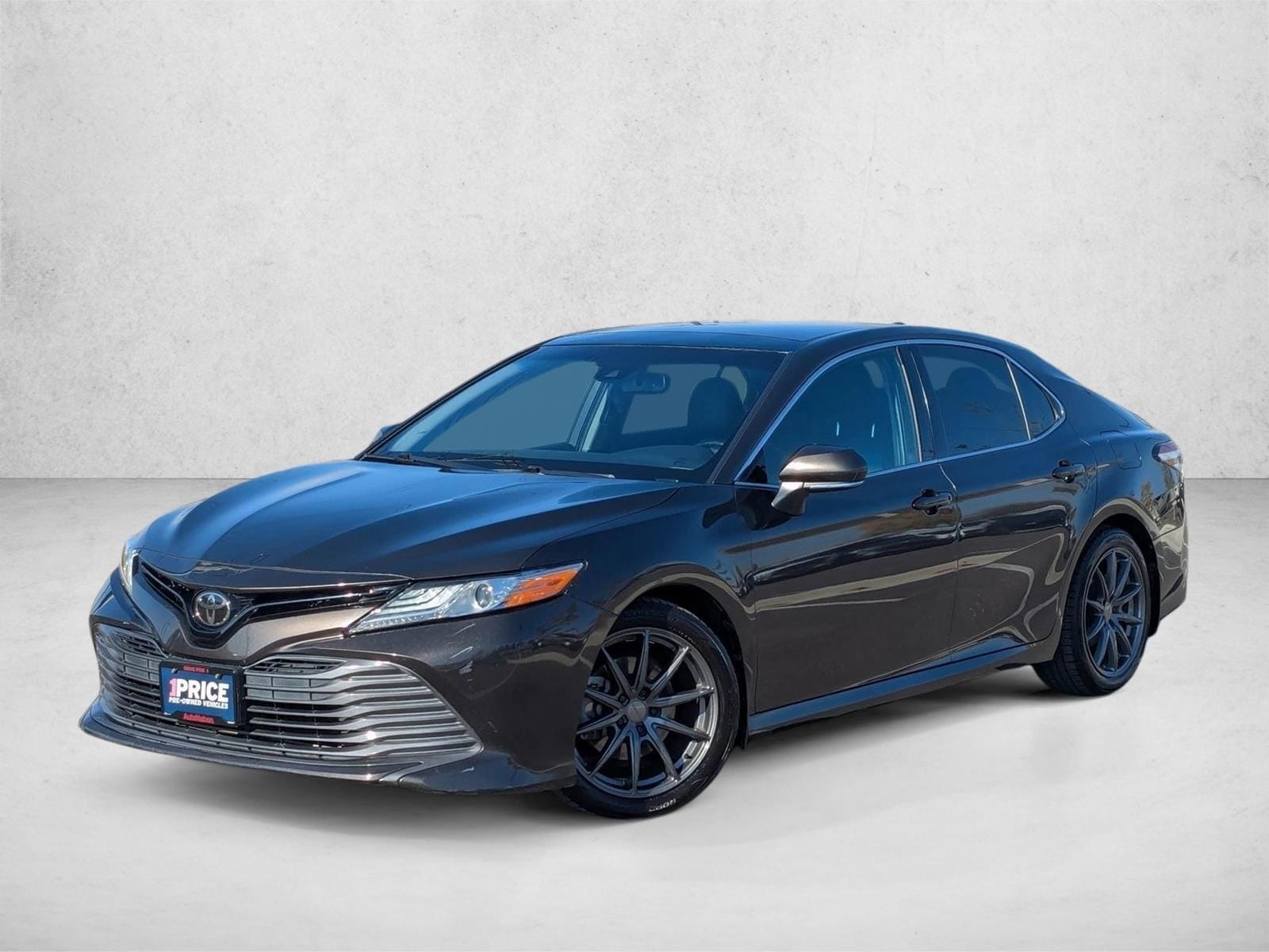 2020 Toyota Camry XLE's photo