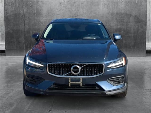 Used 2020 Volvo V60 Cross Country Base with VIN YV4102WK9L1048875 for sale in Littleton, CO