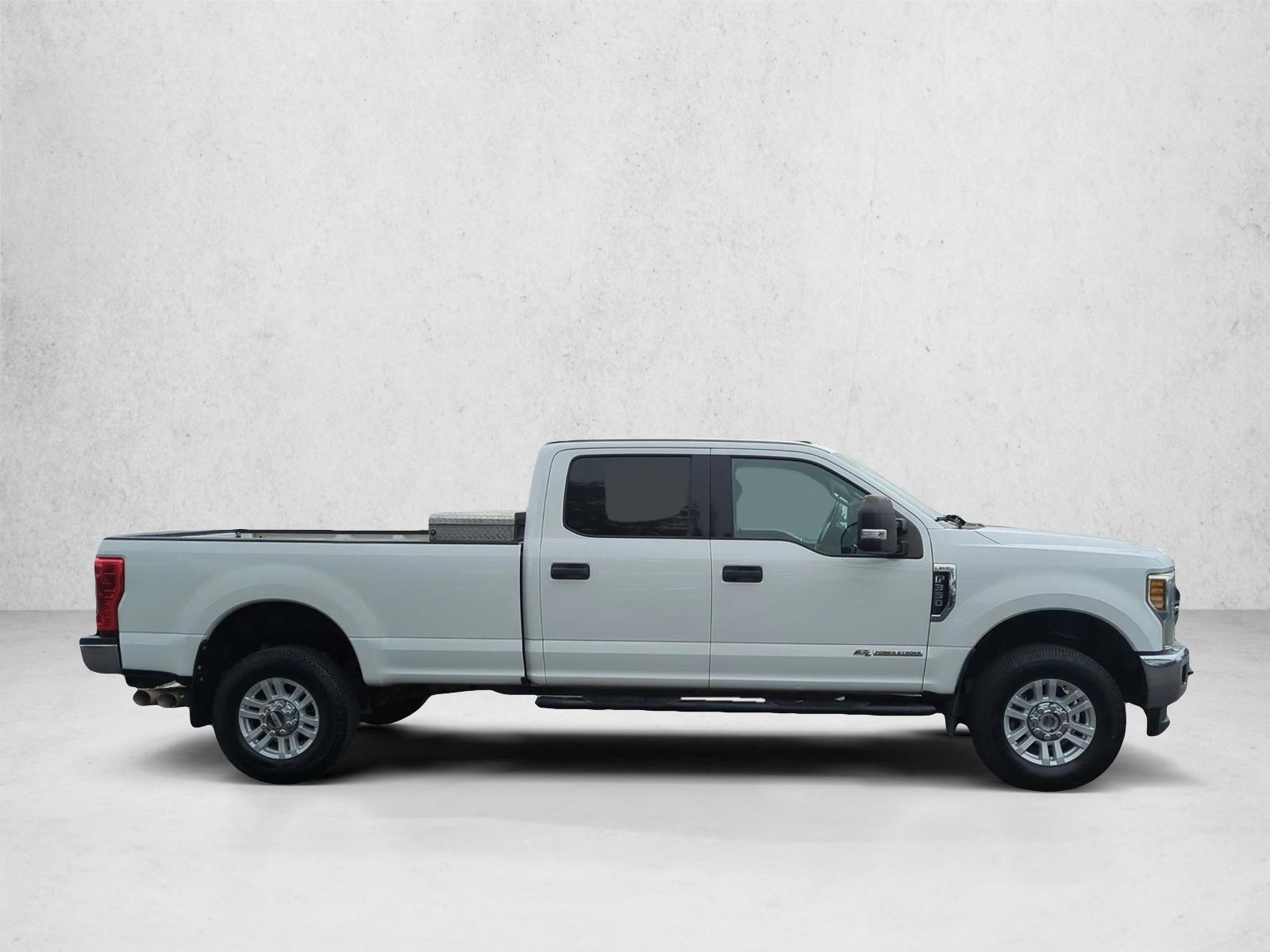 Used 2018 Ford F-350 XLT Crew Cab Pickup
