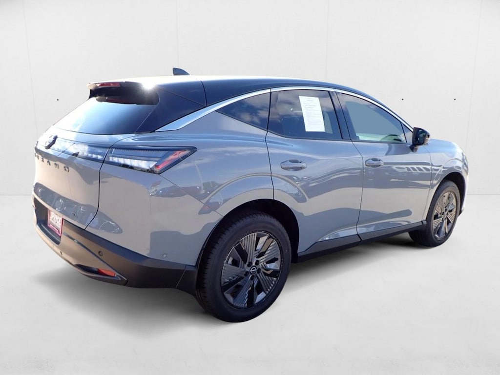 2025 Nissan Murano SL photo 2