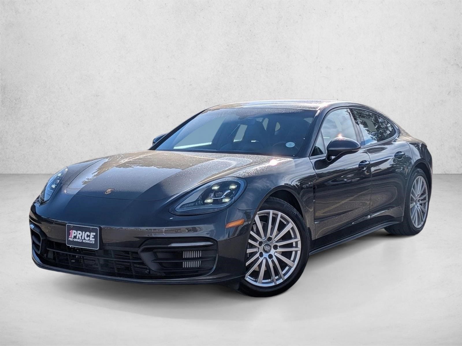 2022 Porsche Panamera Base's photo