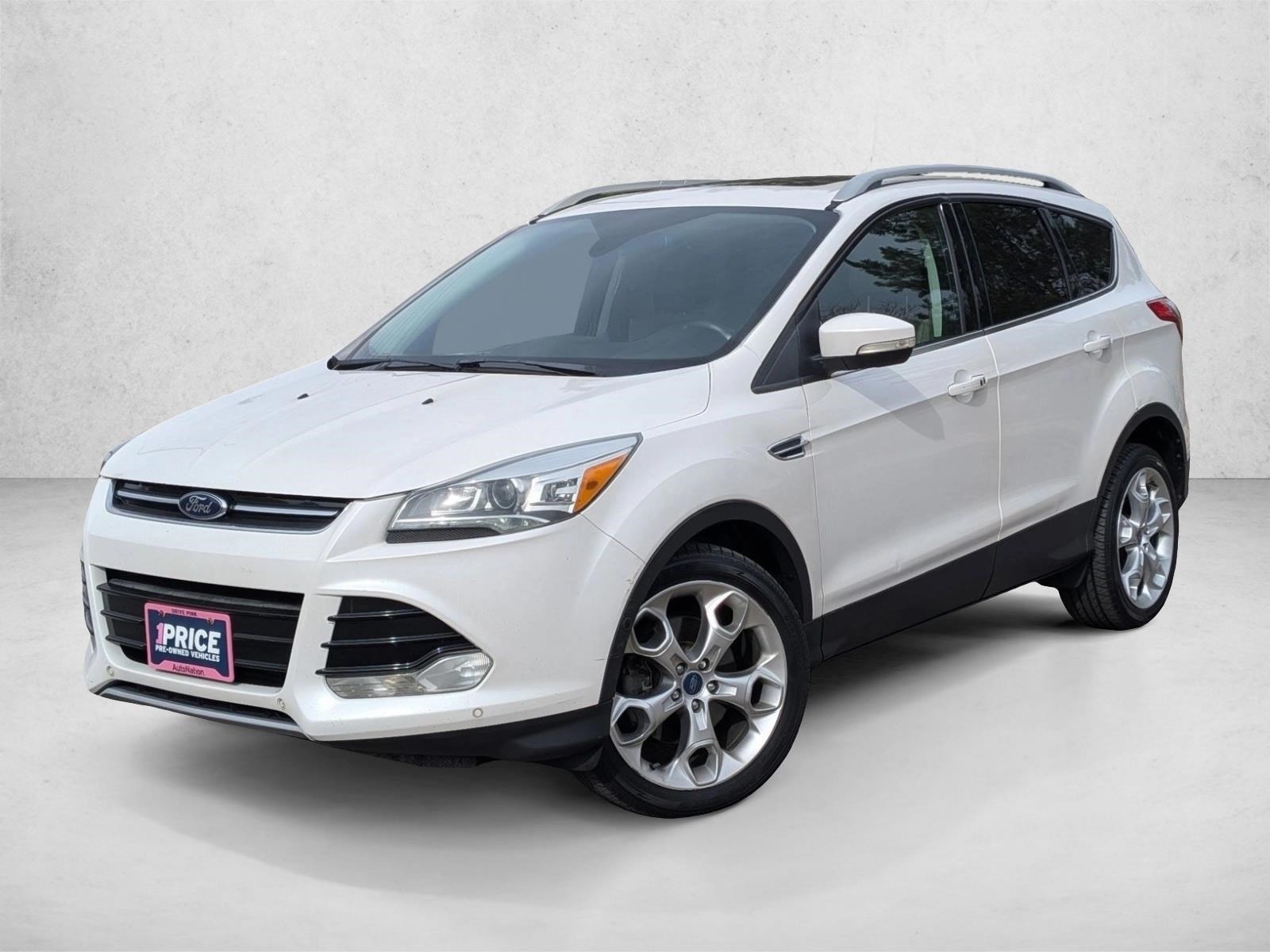 2015 Ford Escape Titanium's photo