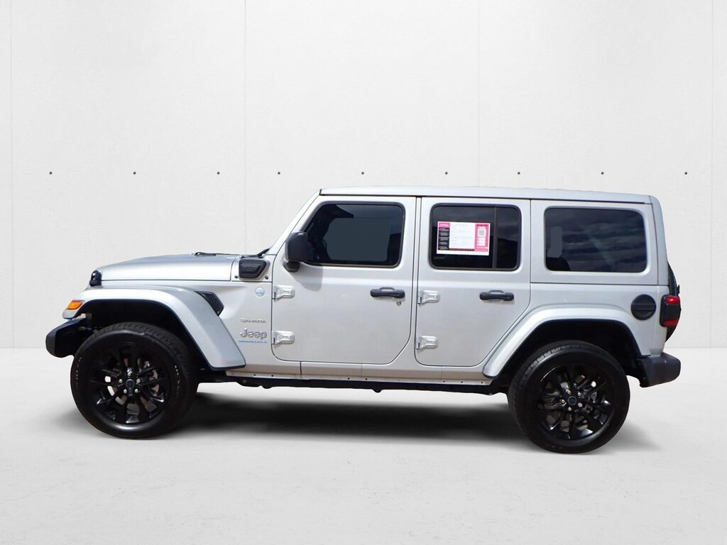 2024 Jeep Wrangler 4xe Sahara photo 3