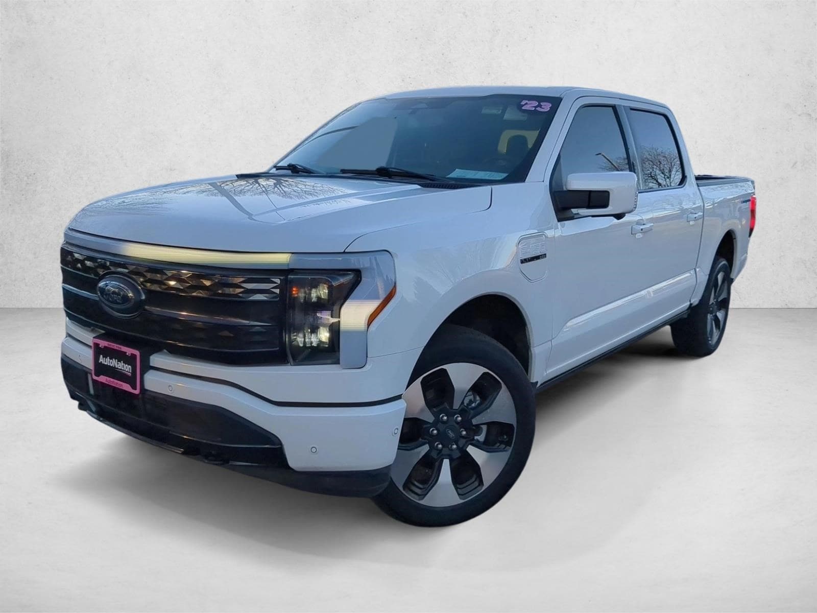 2023 Ford F-150 Lightning Platinum's photo