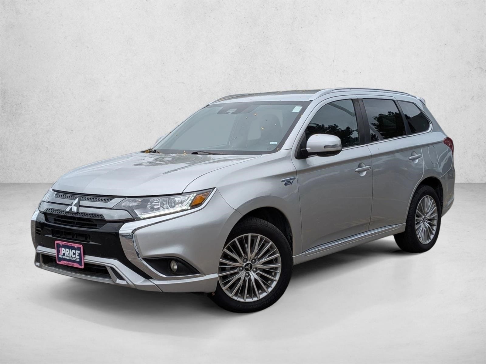 2022 Mitsubishi Outlander PHEV SE's photo