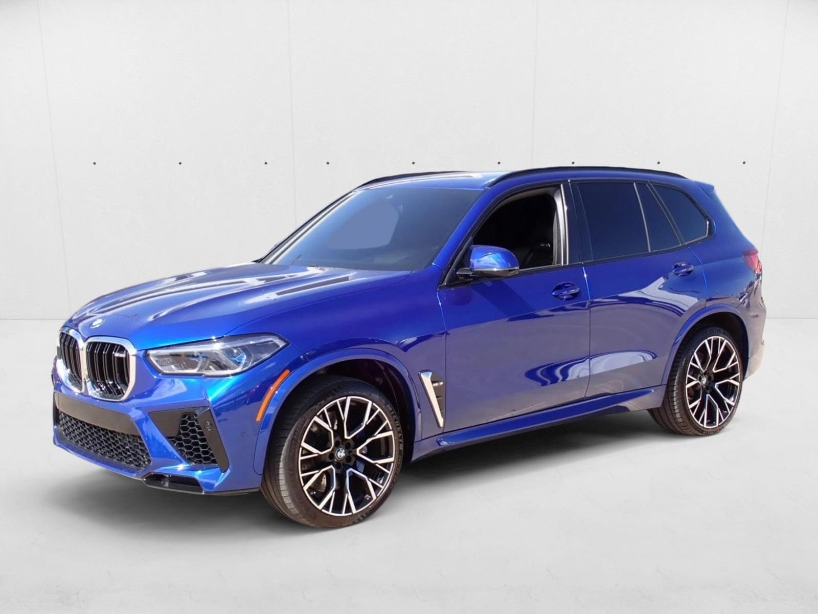 2022 BMW X5 M Base's photo