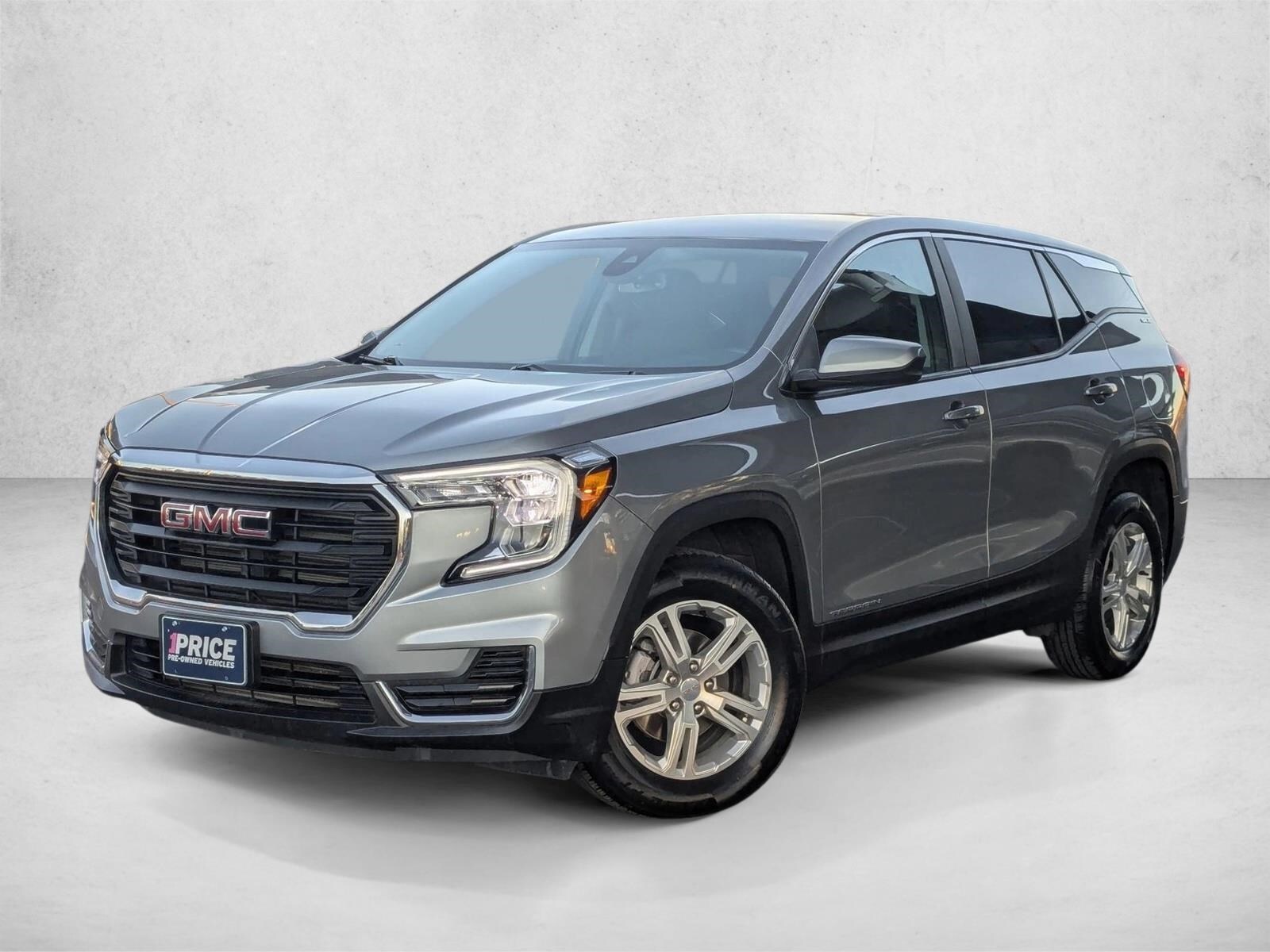 2024 GMC Terrain SLE's photo