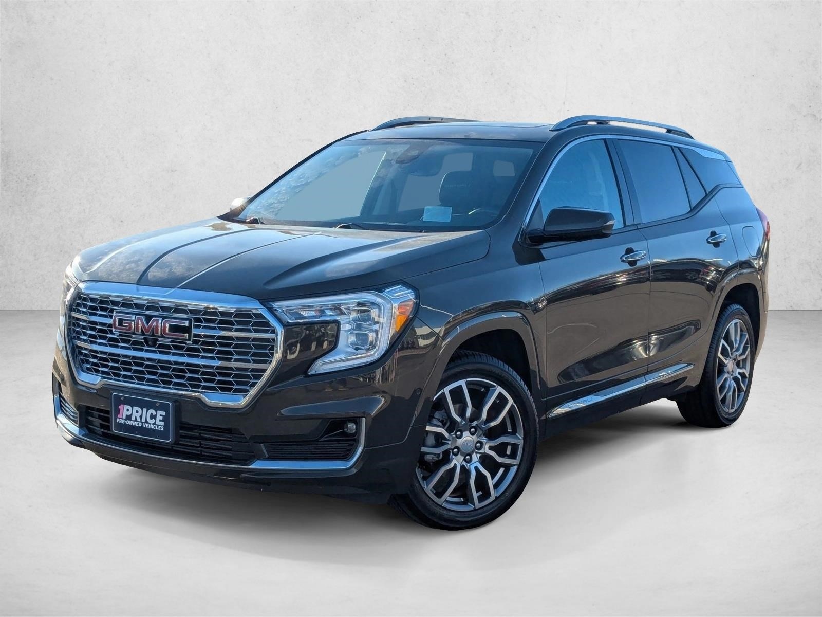 2023 GMC Terrain Denali's photo