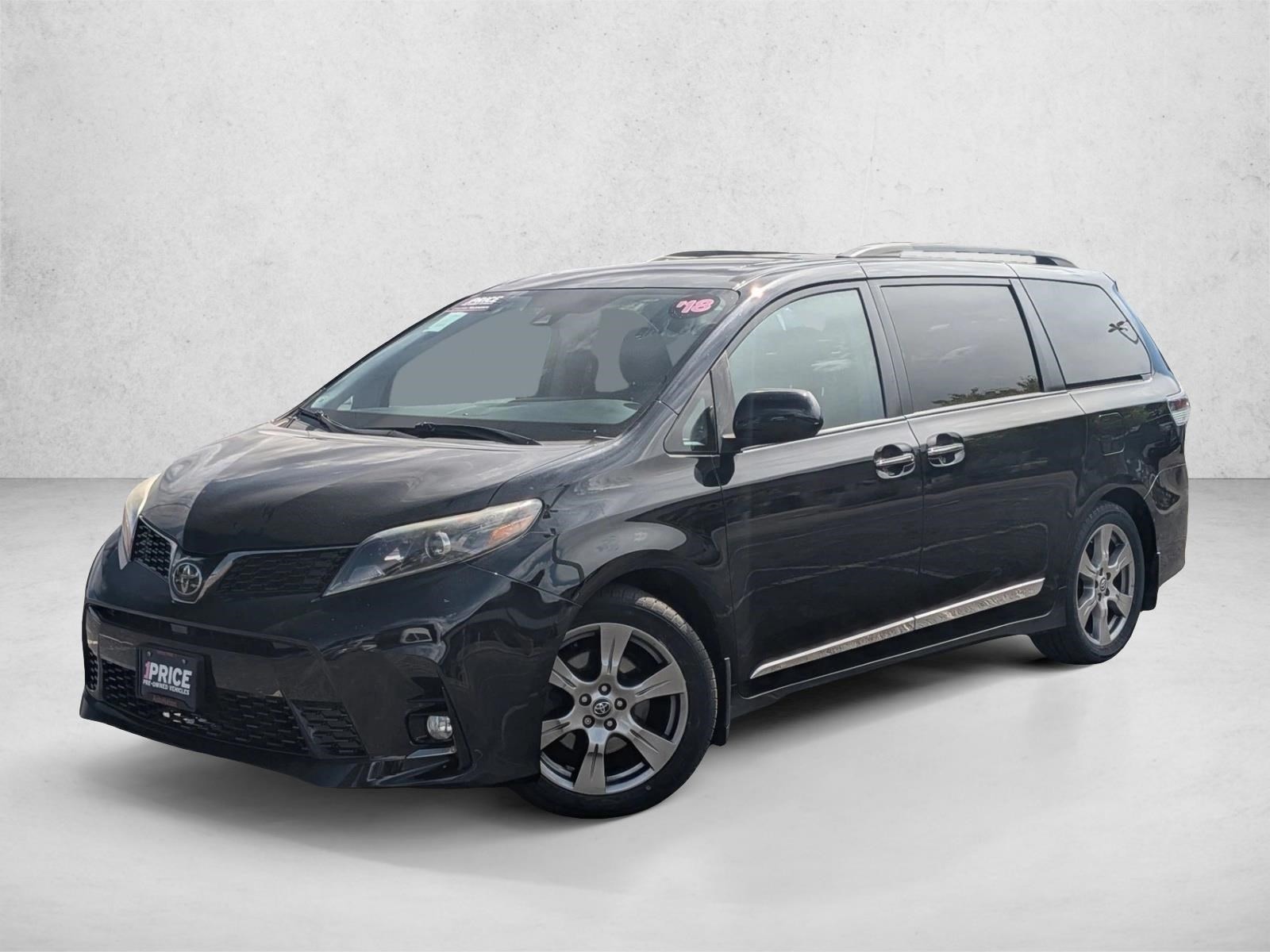 2018 Toyota Sienna SE Premium's photo