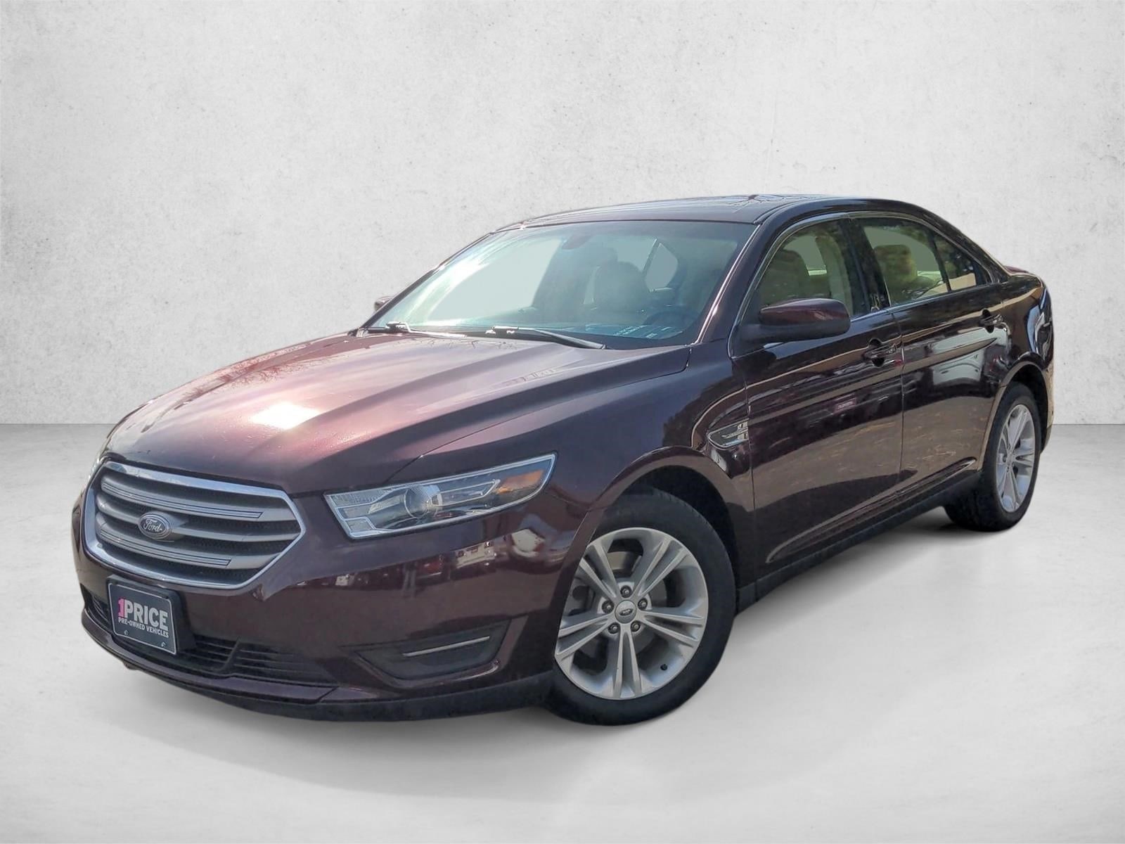 2018 Ford Taurus SEL's photo