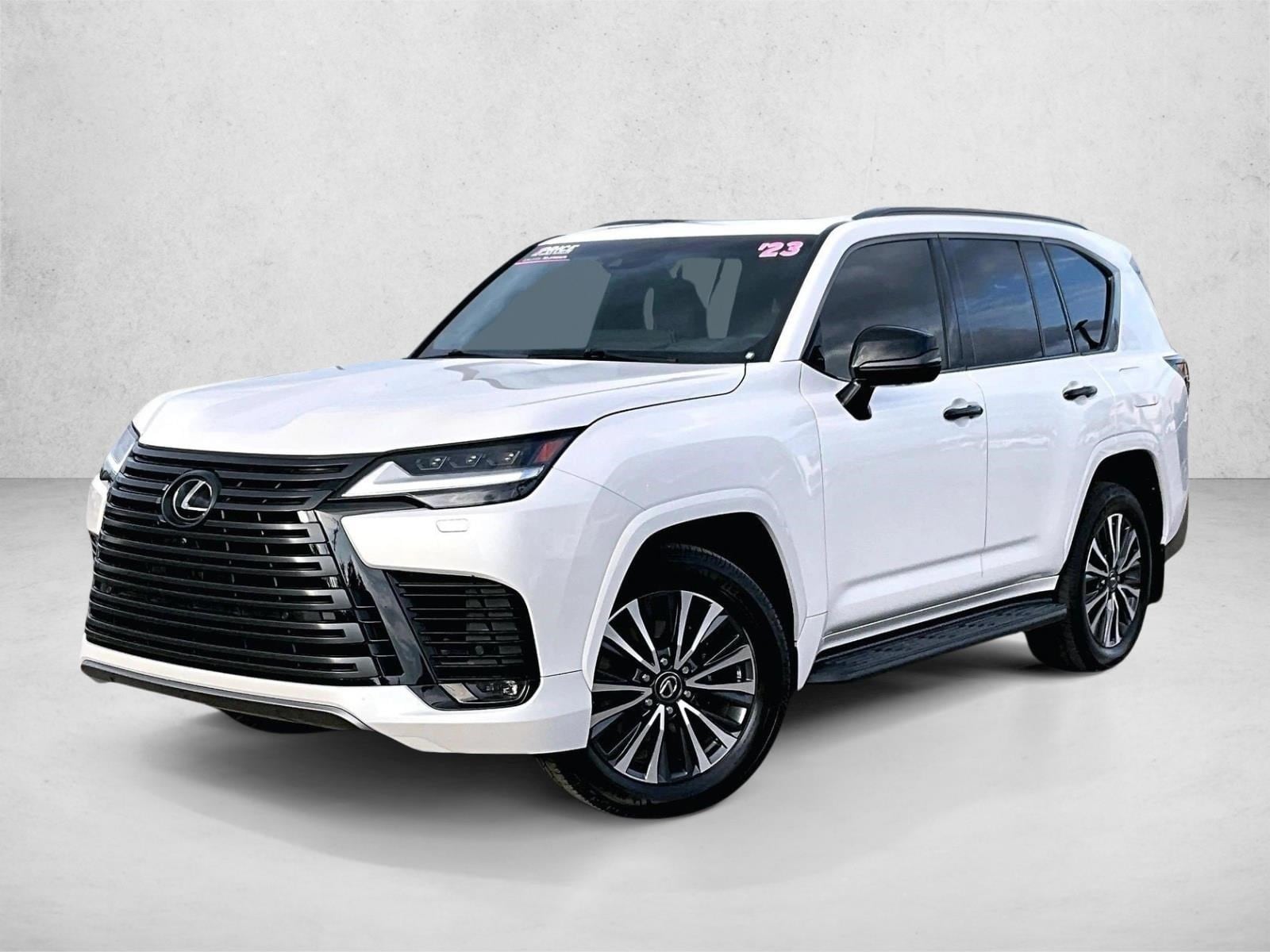 2023 Lexus LX Premium's photo