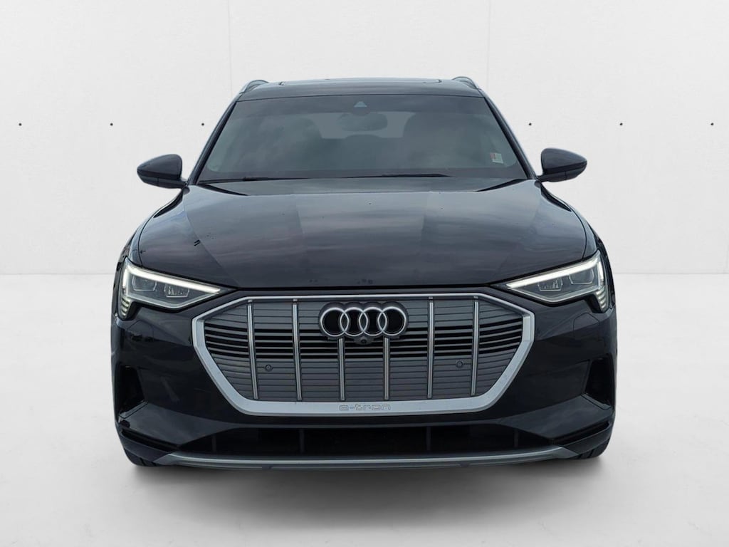 2023 Audi e-tron Premium Plus photo 2