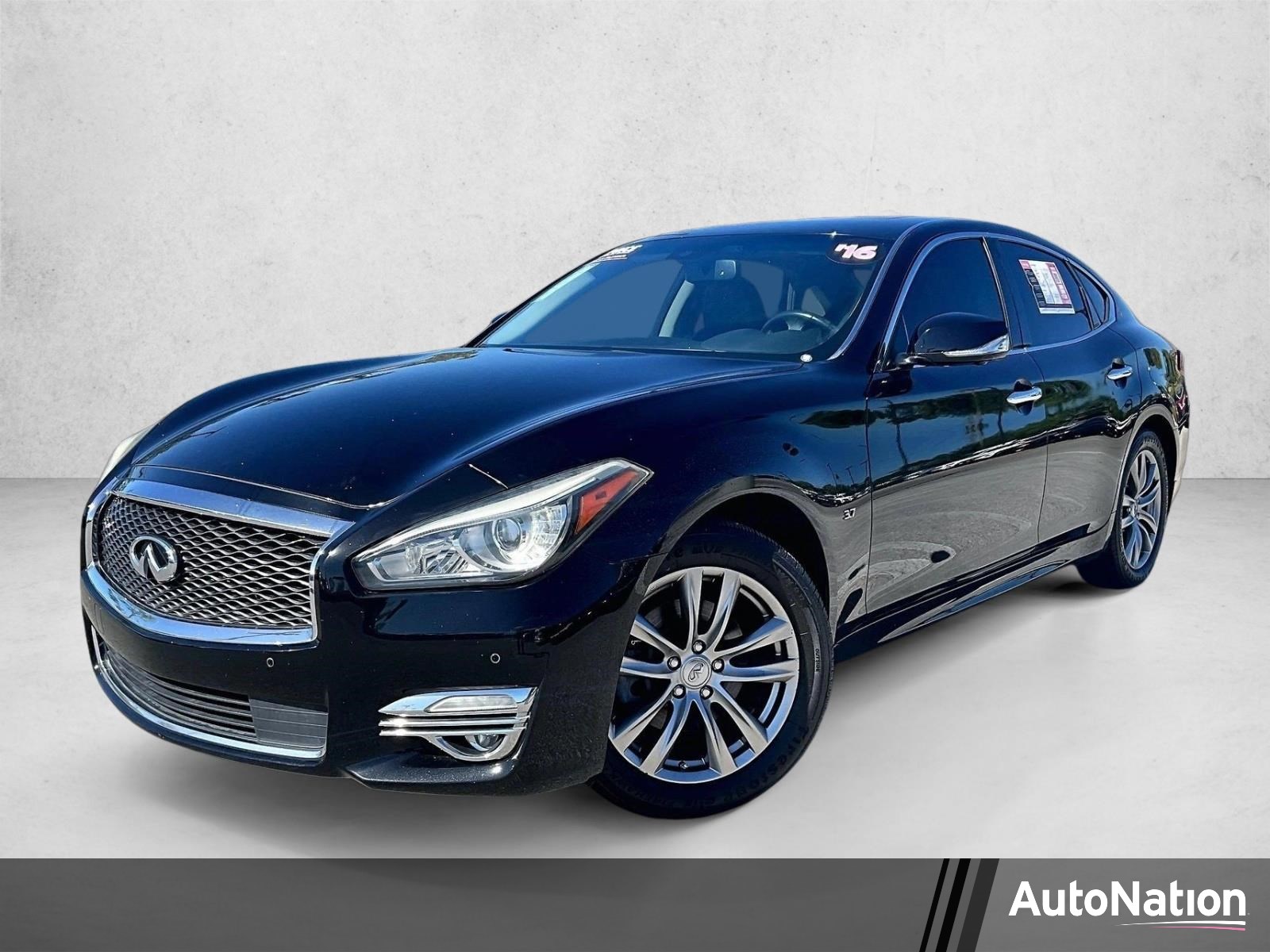 2016 INFINITI Q70