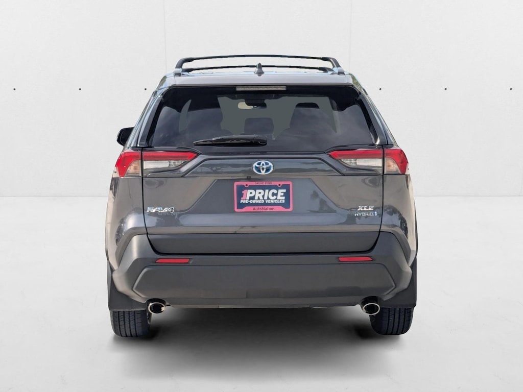 2024 Toyota RAV4 Hybrid XLE photo 3