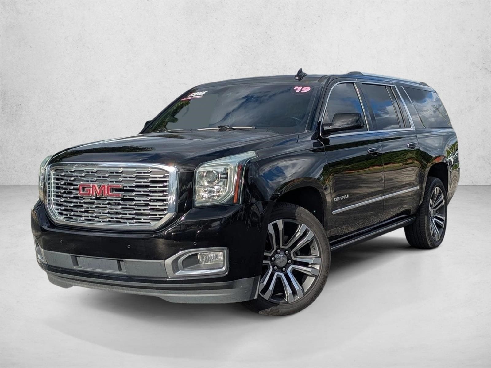 2019 GMC Yukon XL Denali's photo