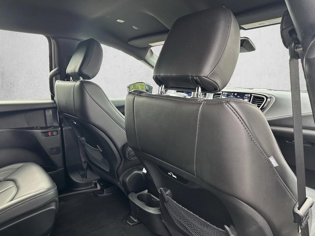 2024 Chrysler Pacifica Hybrid S Appearance photo 2