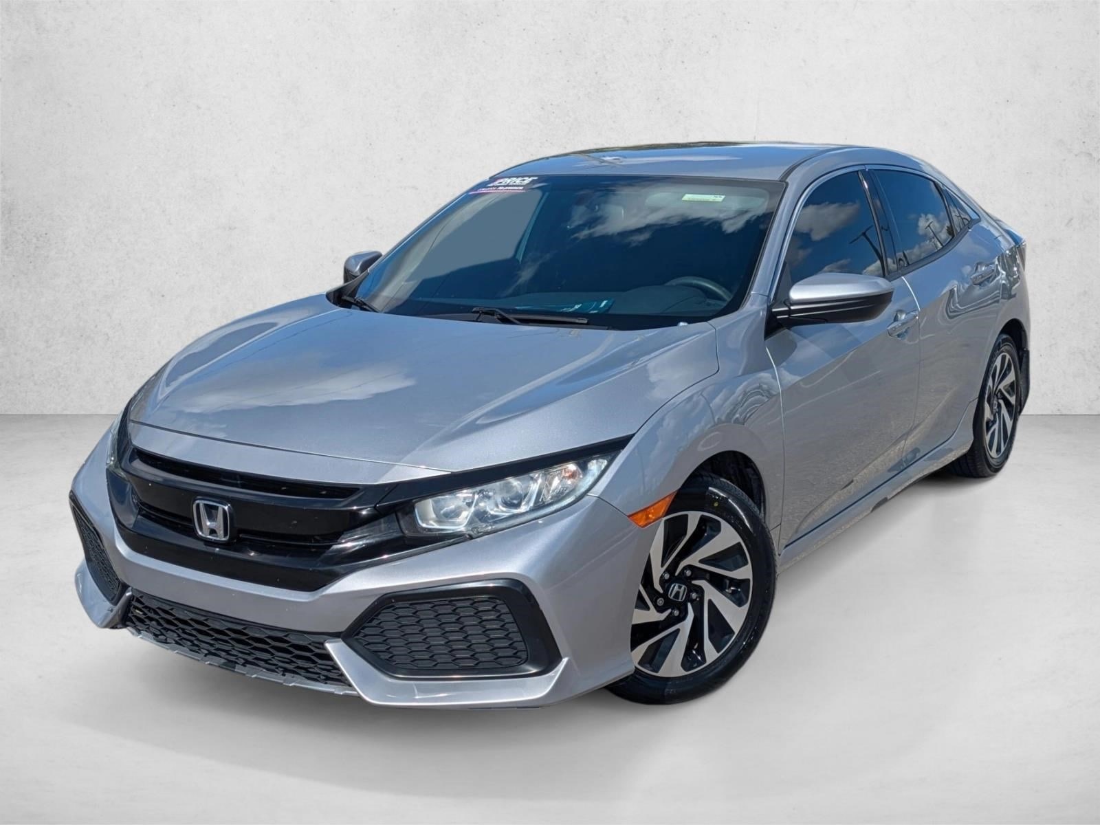 2018 Honda Civic Hatchback LX's photo