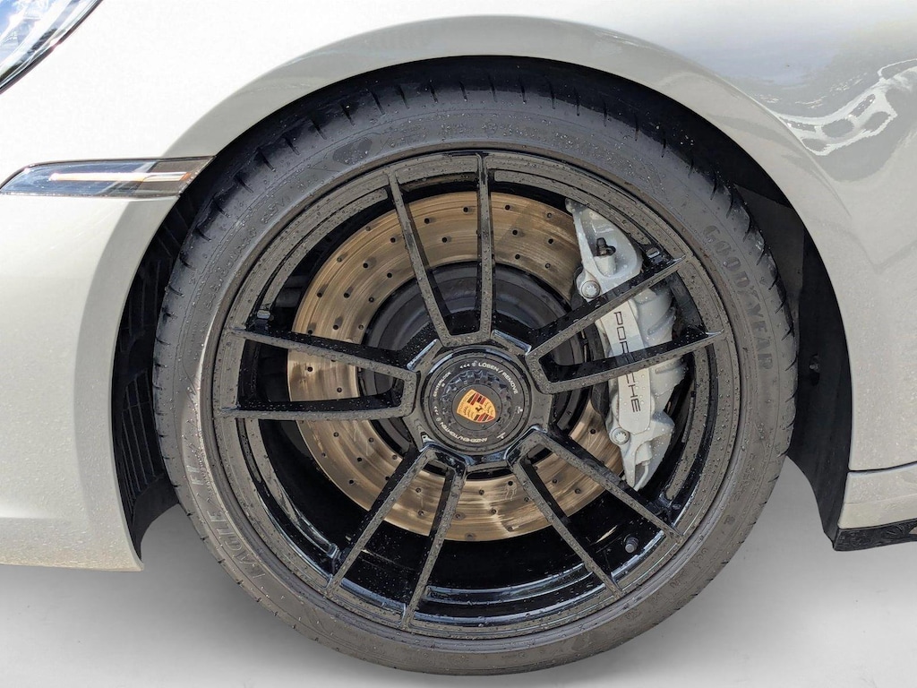 2023 Porsche 911 4 GTS photo 2