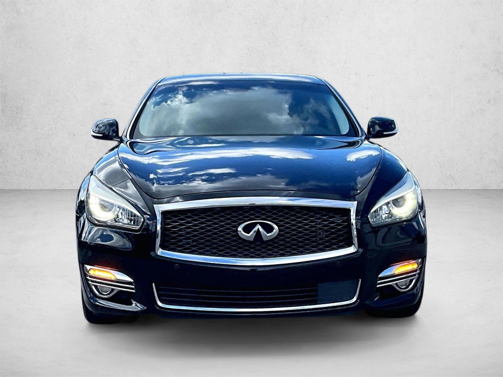 Used 2016 INFINITI Q70 4dr Car