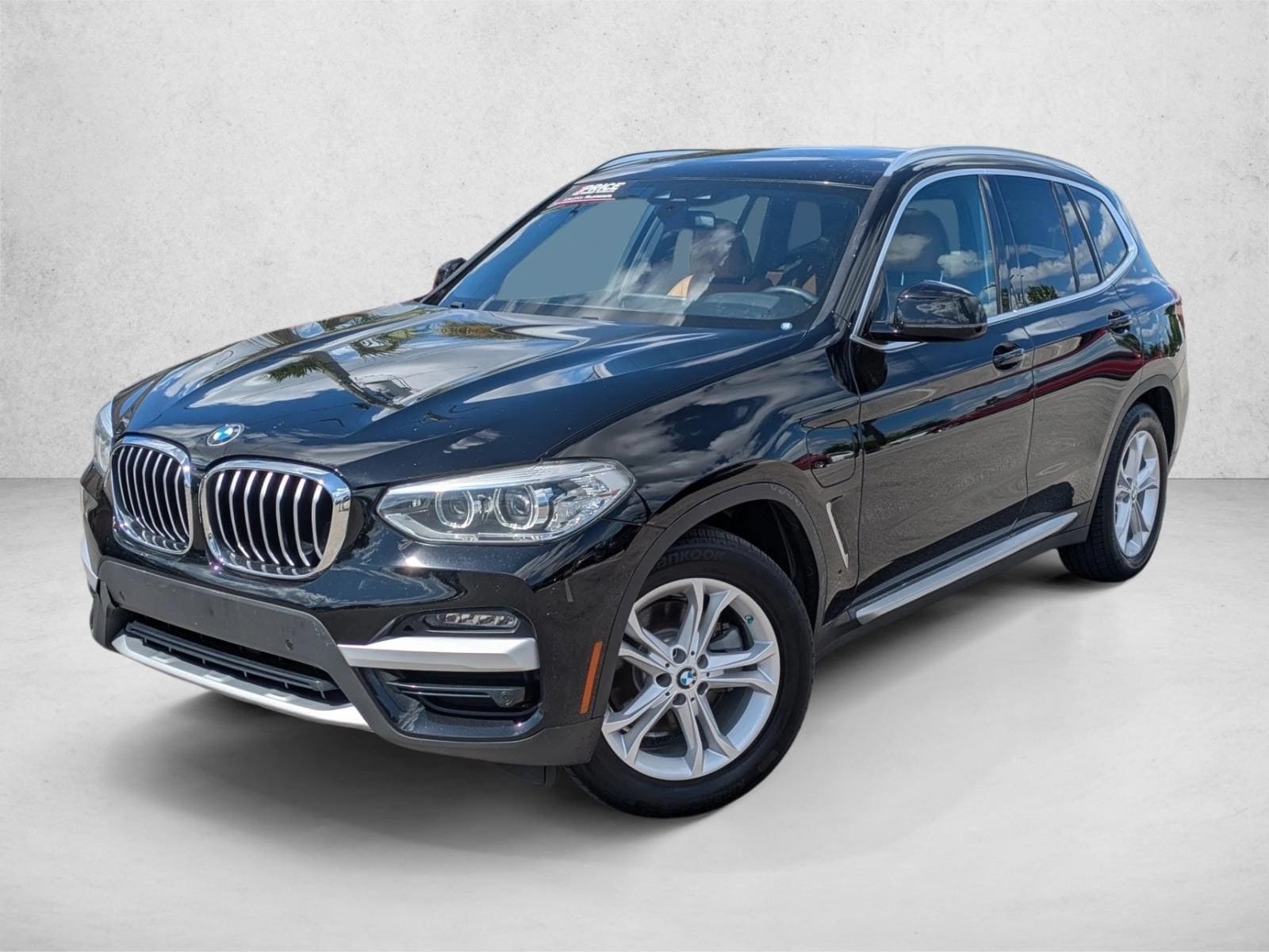 2020 BMW X3 30e's photo