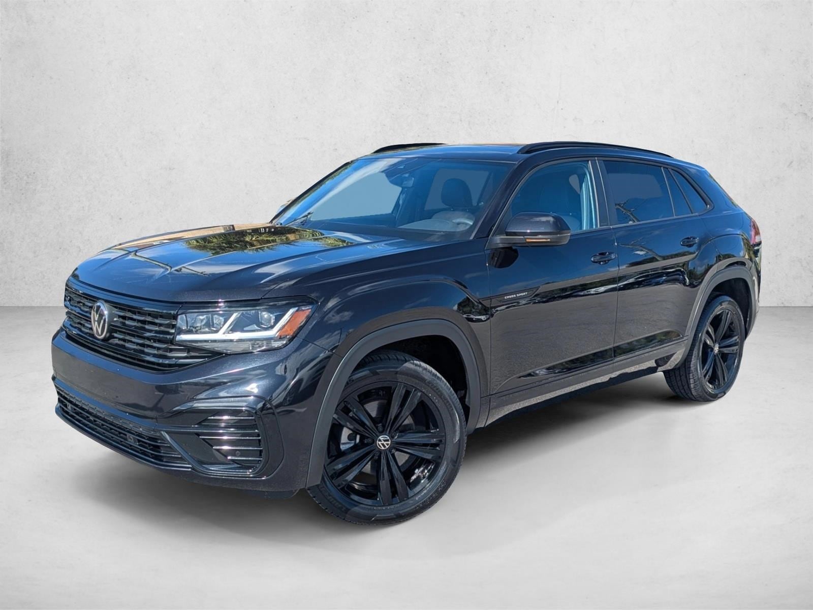 2023 Volkswagen Atlas Cross Sport SEL R-Line Black's photo