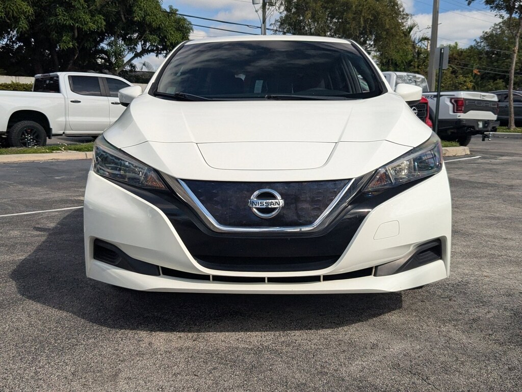 2018 Nissan Leaf S photo 2