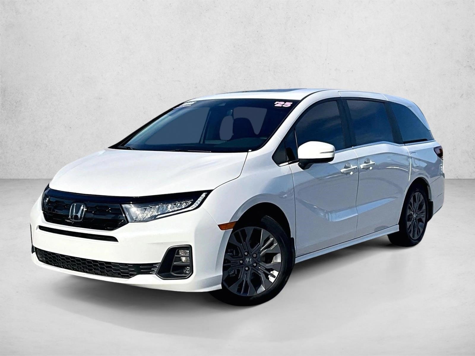 2025 Honda Odyssey Touring's photo