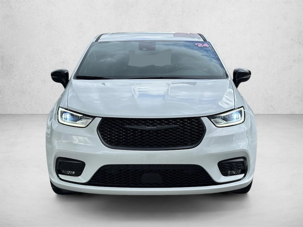 2024 Chrysler Pacifica Hybrid S Appearance photo 3