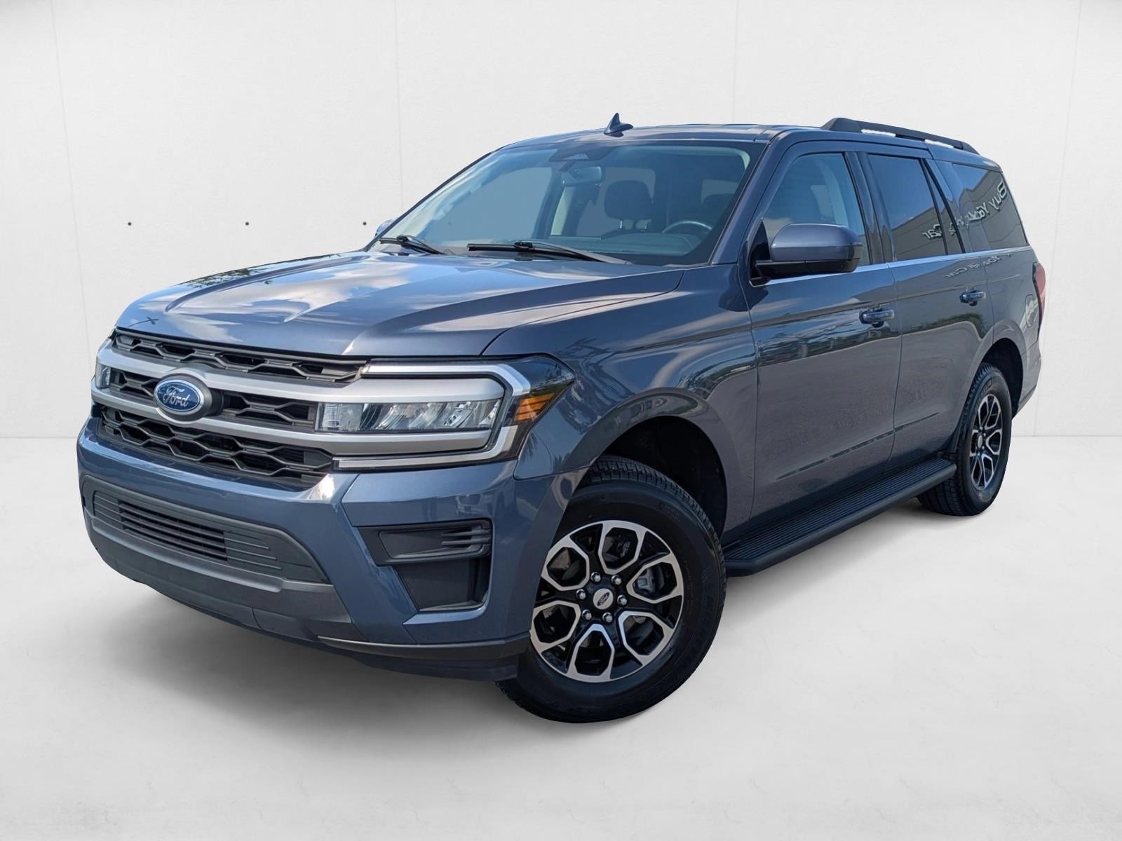 2023 Ford Expedition XLT's photo