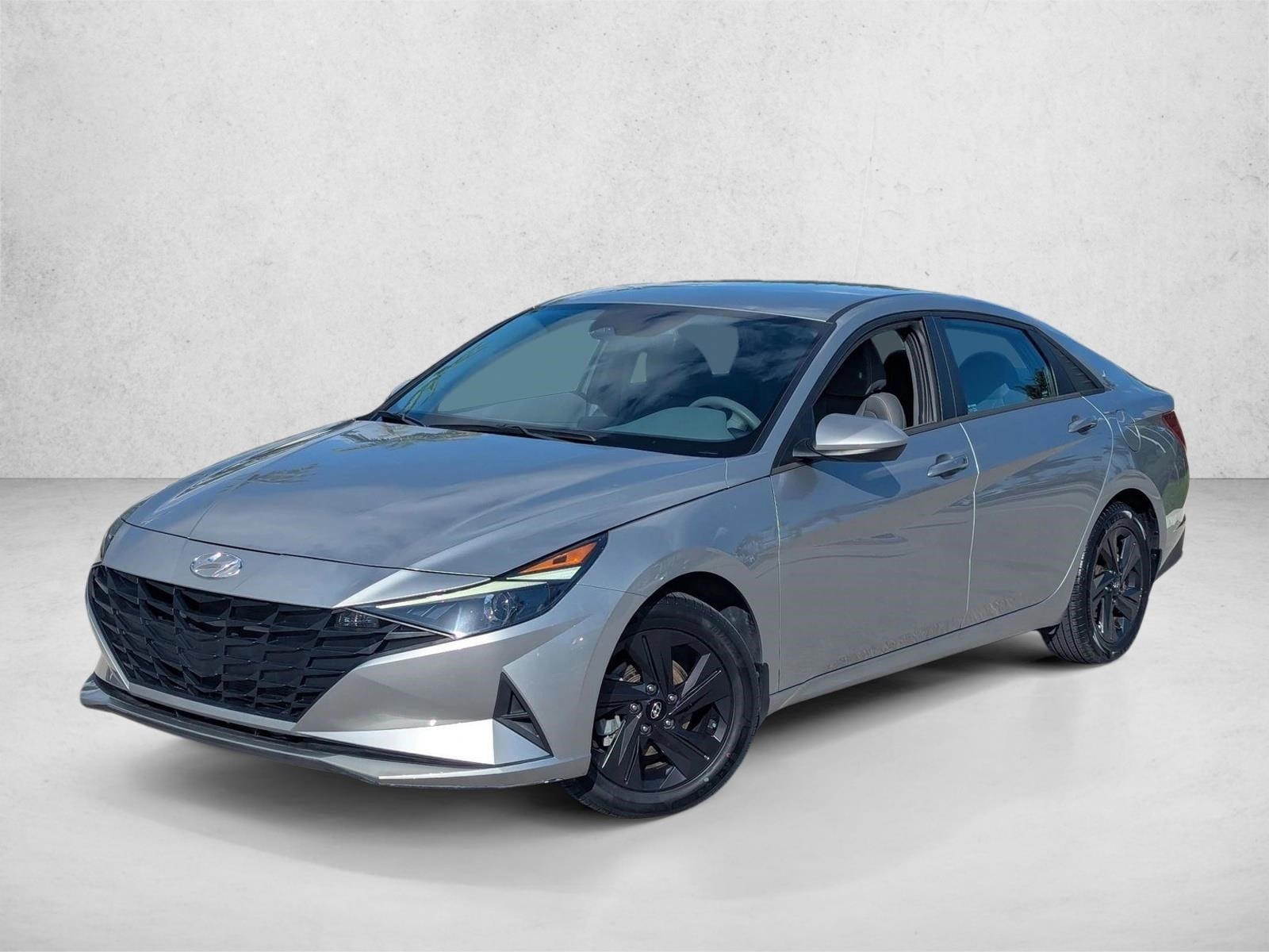 2022 Hyundai Elantra SEL's photo