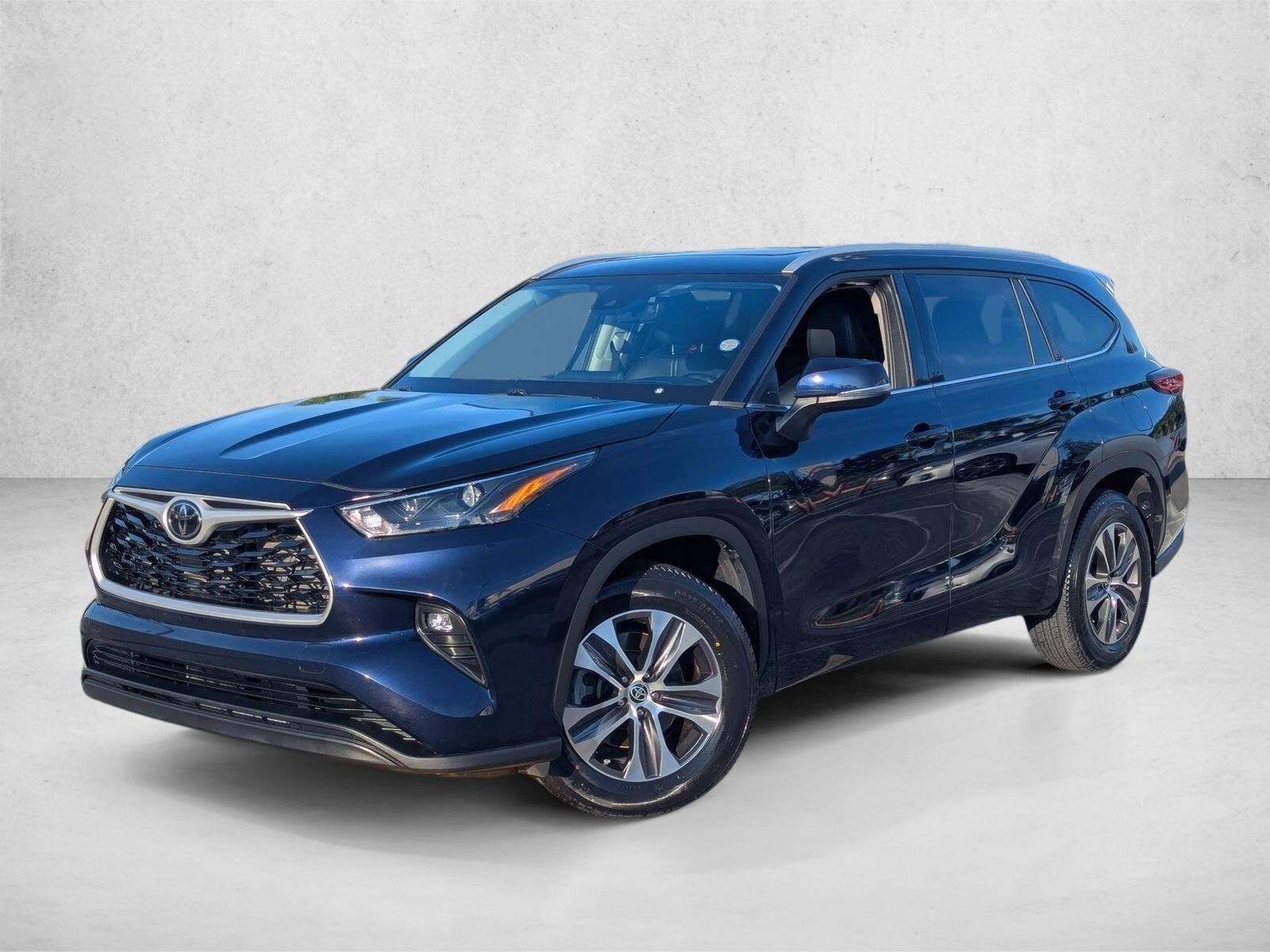 2022 Toyota Highlander XLE's photo