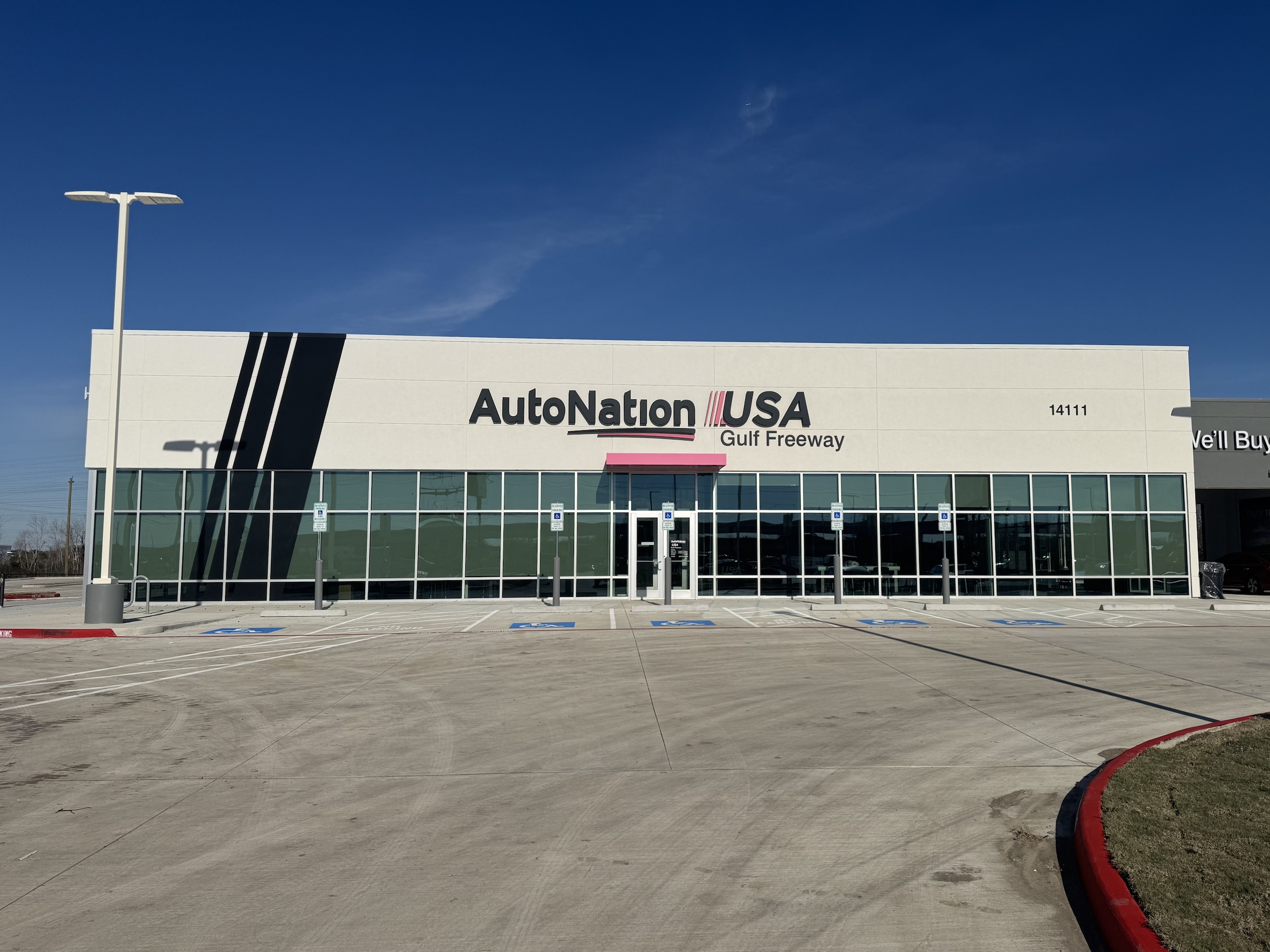 Exterior view of AutoNation USA Gulf Freeway