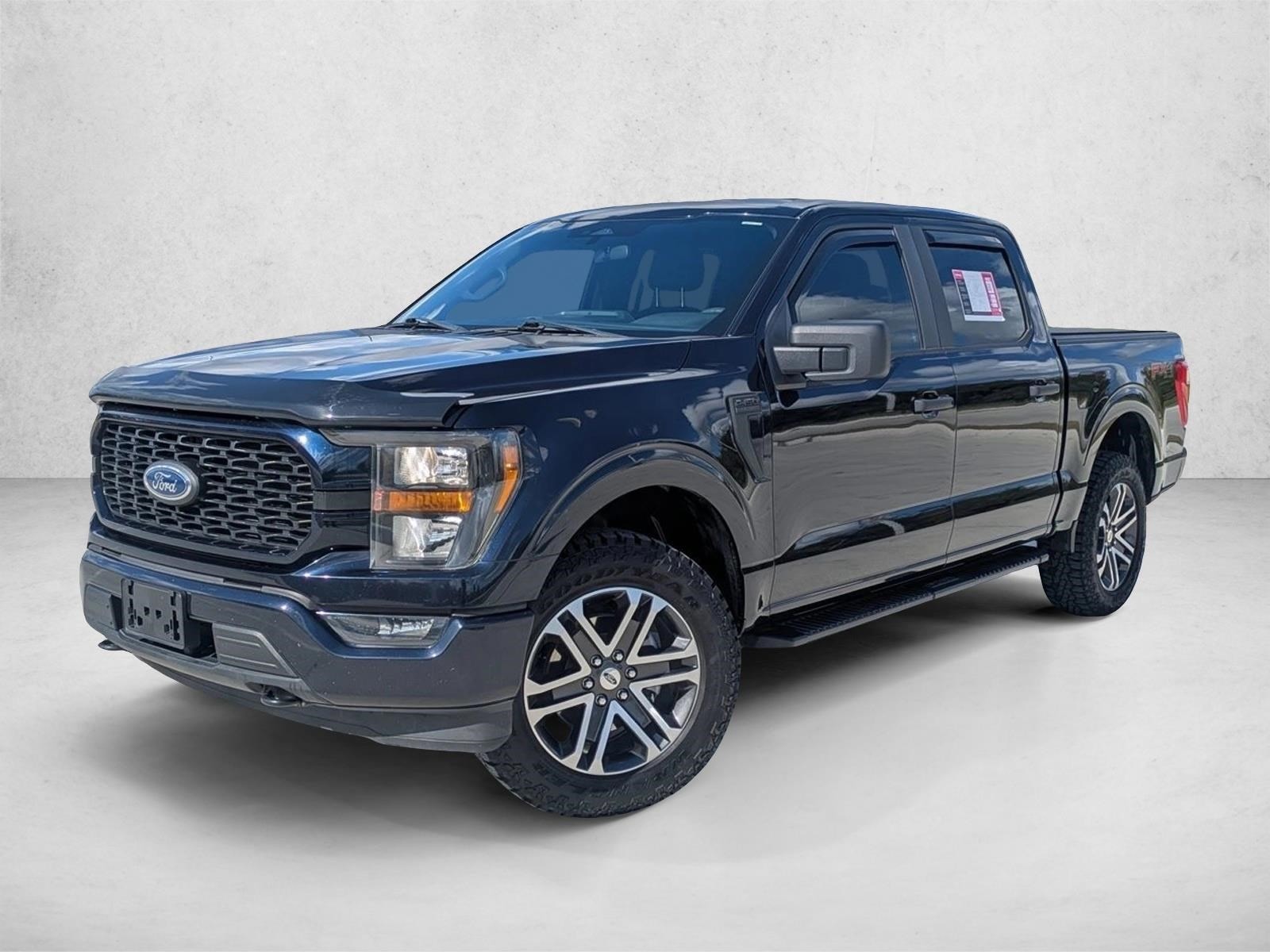 2023 Ford F-150 XL's photo