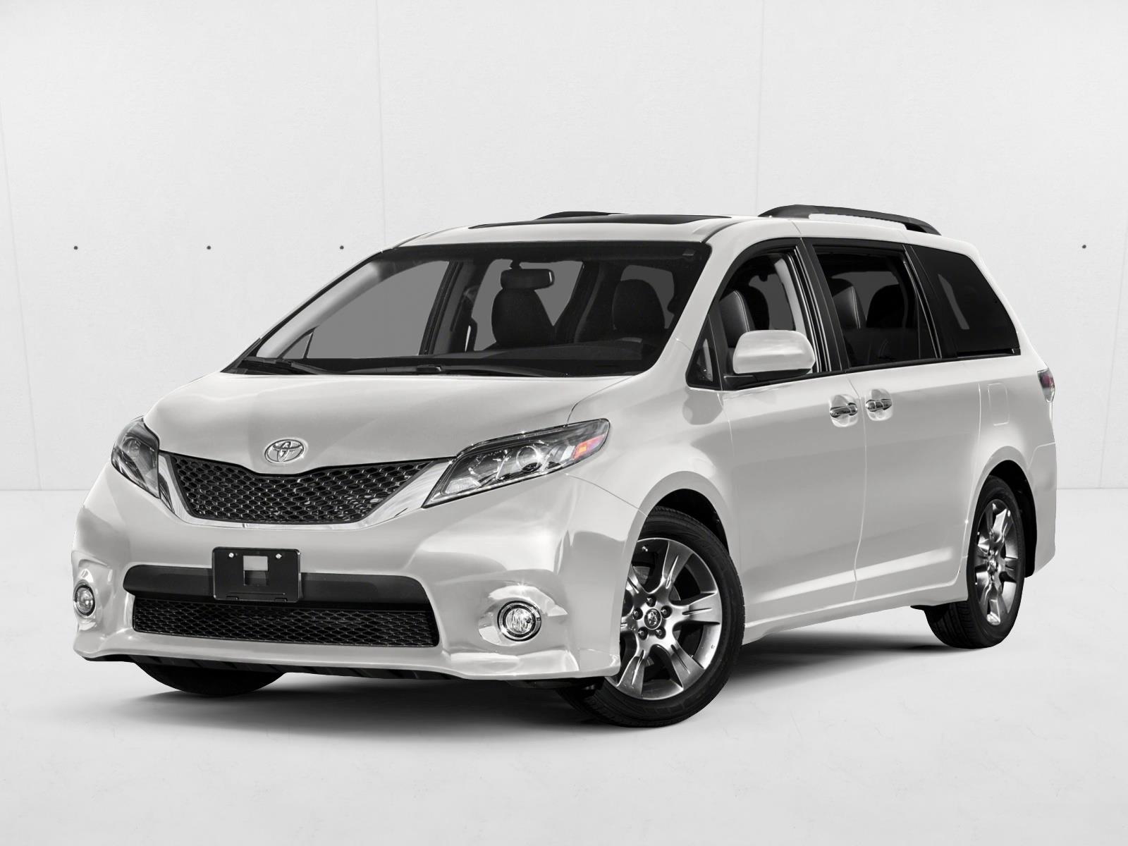 2017 Toyota Sienna SE's photo