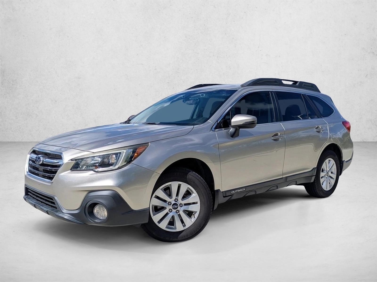 2018 Subaru Outback Premium's photo