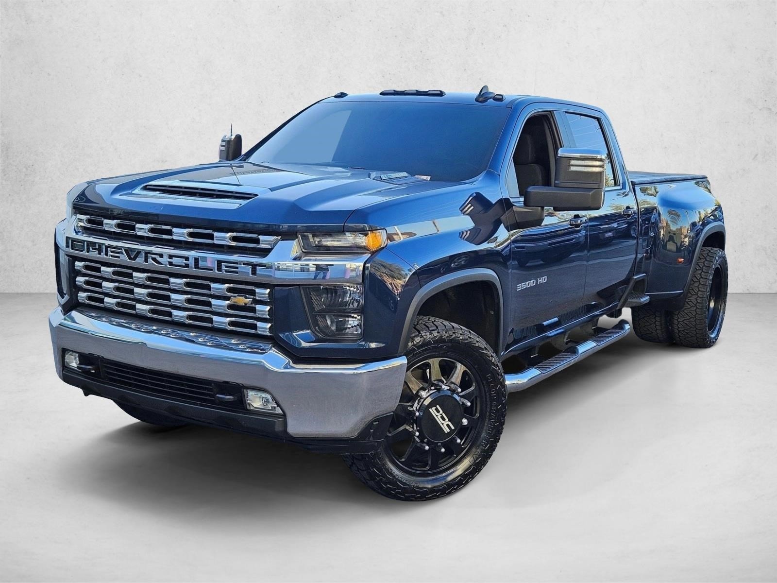 2022 Chevrolet Silverado 3500HD LT's photo