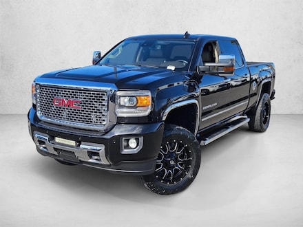 2016 GMC Sierra 2500HD Denali Truck Crew Cab