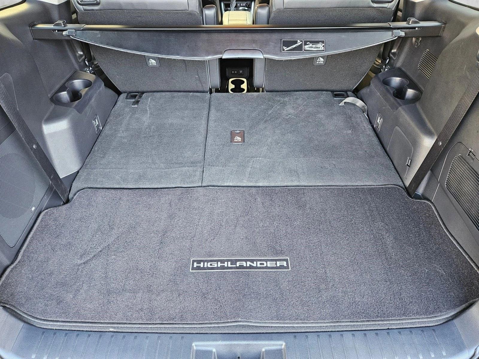 Image of 2021 Toyota Highlander Hybrid Limited SUV