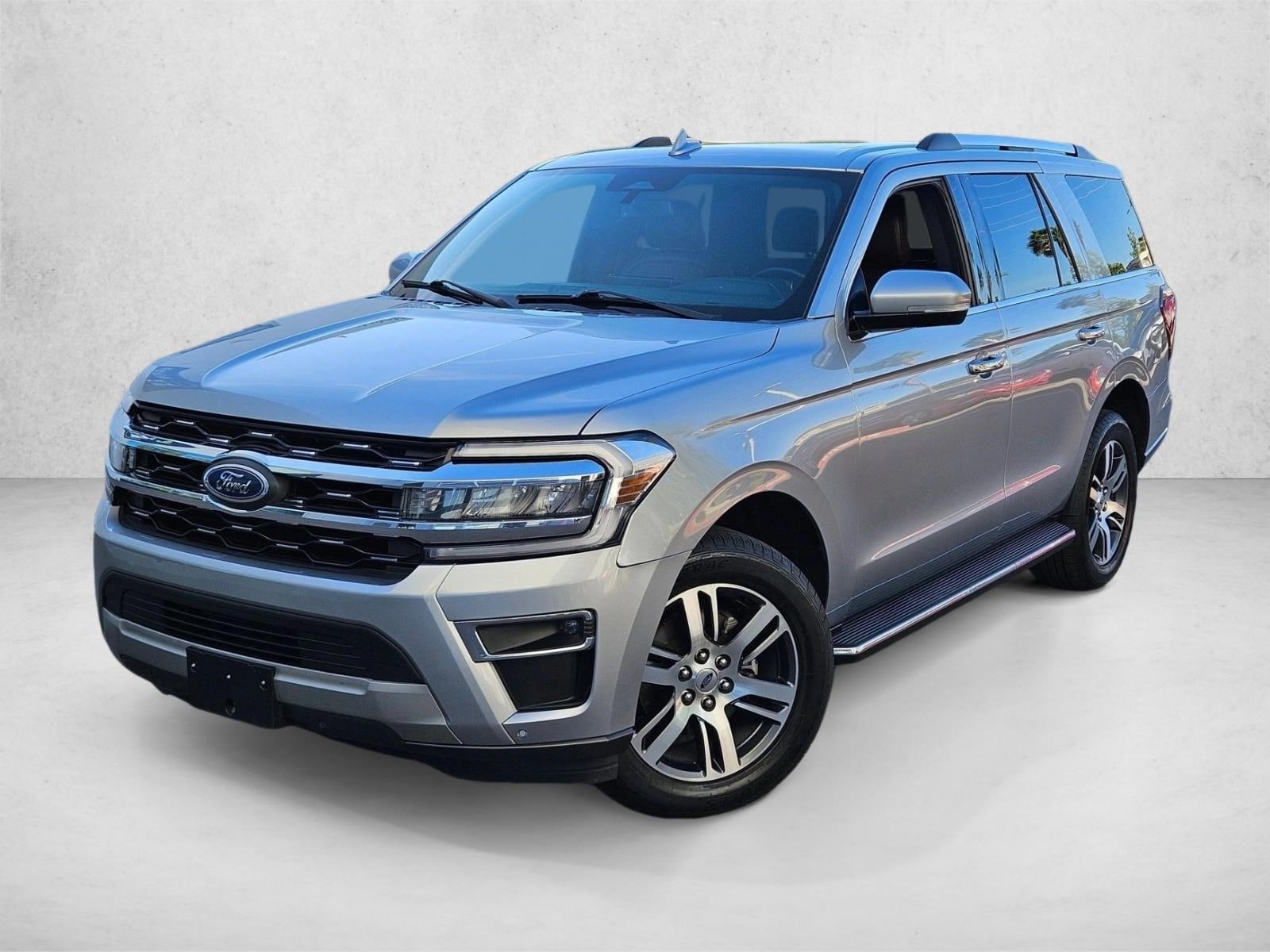 2022 Ford Expedition Limited's photo