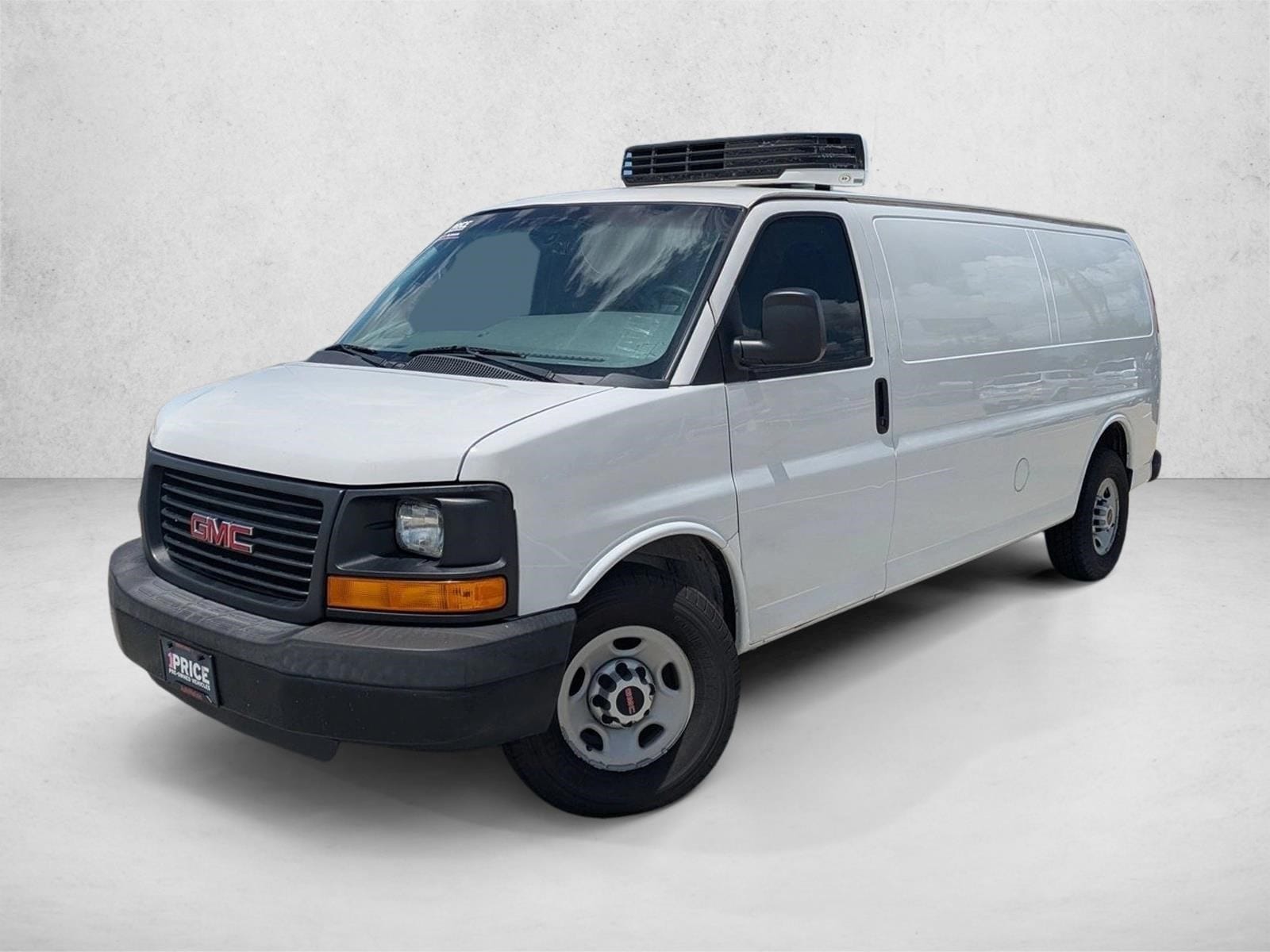 2016 GMC Savana Cargo Work Van's photo