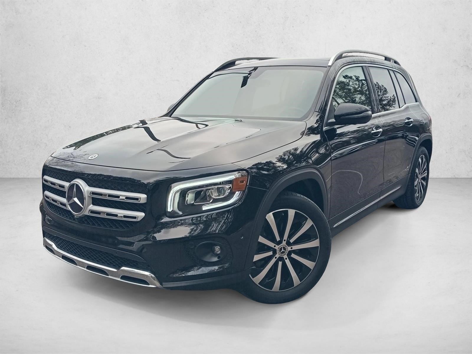 2023 Mercedes-Benz GLB Base's photo