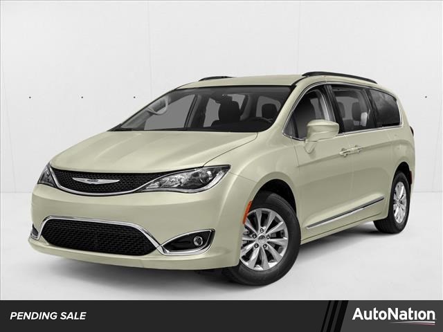 2020 Chrysler Pacifica Touring L 35th Anniversary's photo
