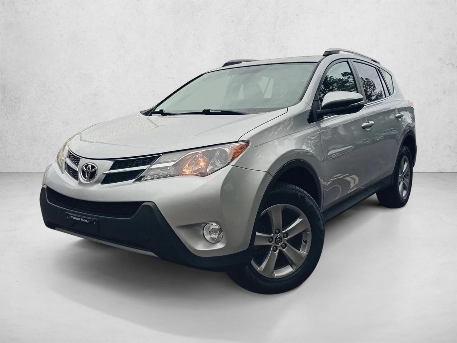 2015 Toyota RAV4 XLE's photo
