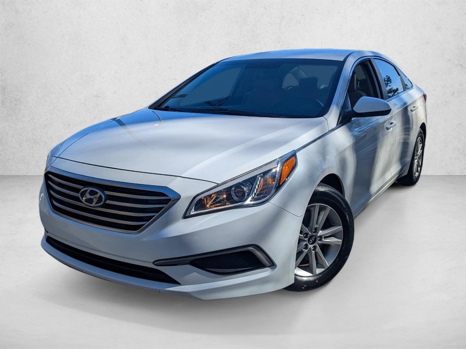 2016 Hyundai Sonata SE's photo